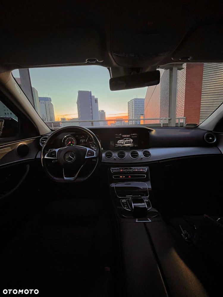 Mercedes-Benz Klasa E 220 d 4-Matic 9G-TRONIC - 5