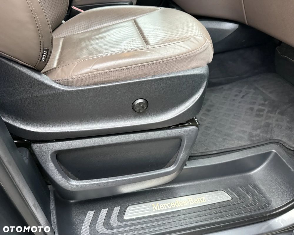 Mercedes-Benz Klasa V 300 d 4-Matic Avantgarde 9G-Tronic - 12