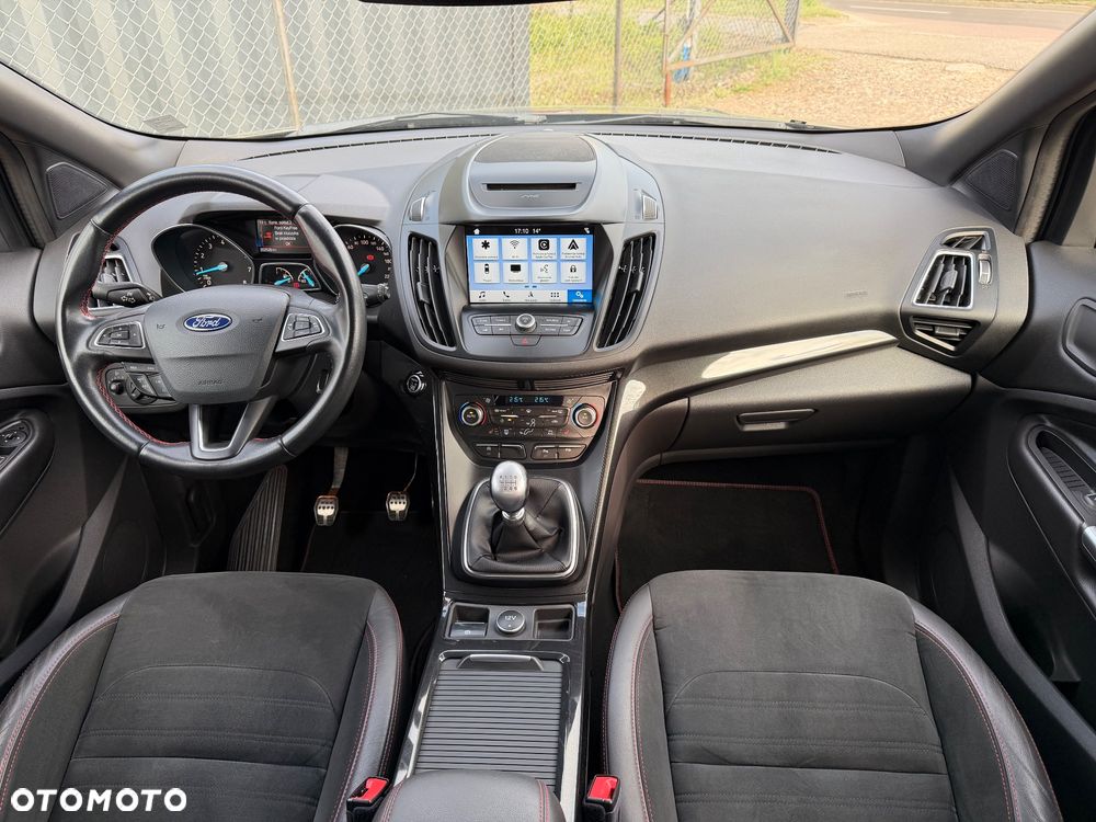Ford Kuga 1.5 EcoBoost 2x4 ST-Line - 8