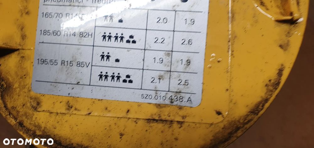 Klapka wlewu paliwa VW FOX 5Z0809857A LY1C - 5