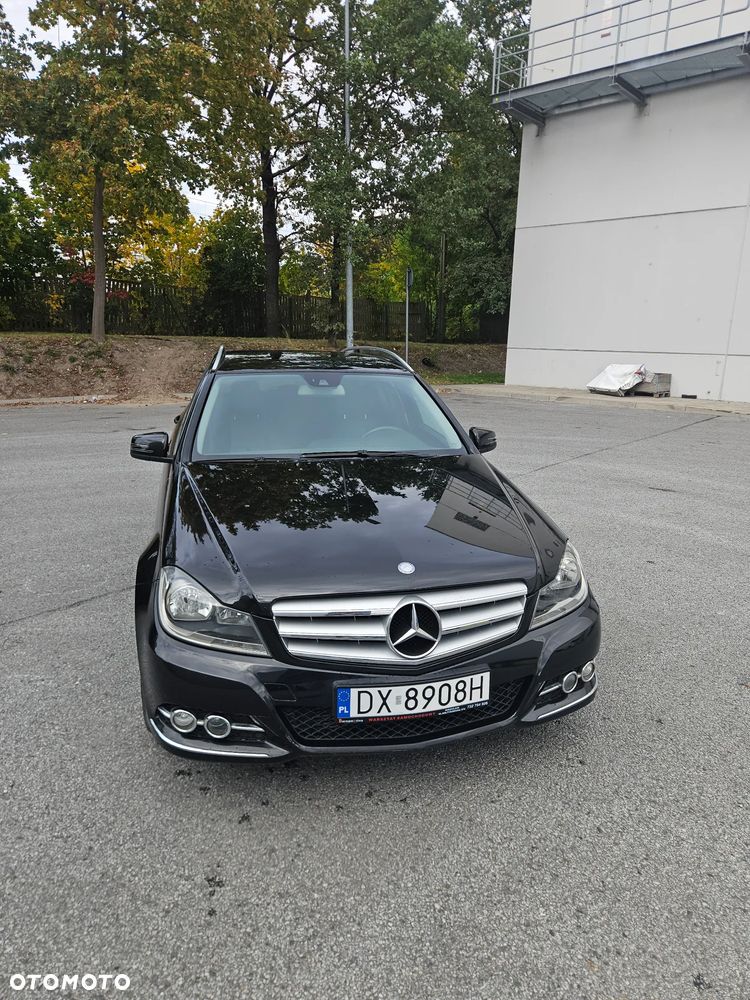 Mercedes-Benz Klasa C 180 CGI BlueEFFICIENCY Avantgarde - 6