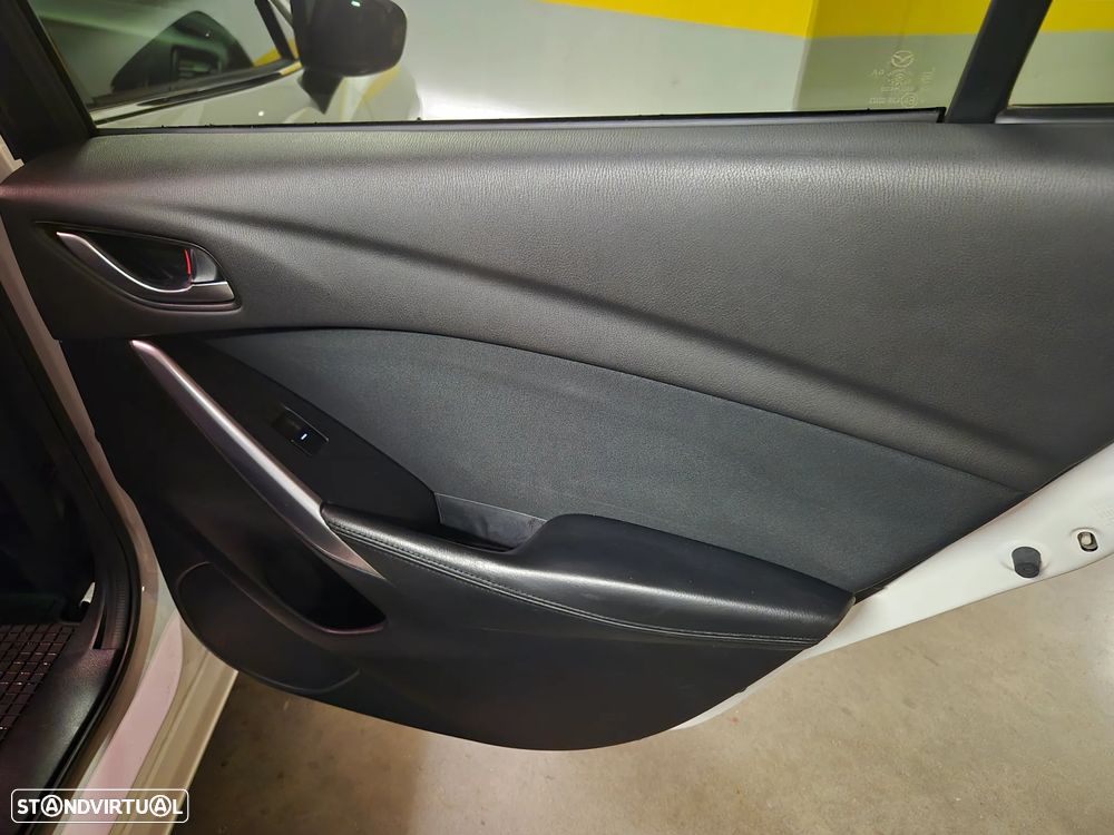 Mazda 6 2.2 SKY-D Evolve Navi 104g - 42