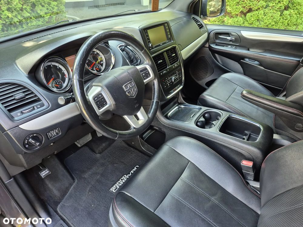 Dodge Grand Caravan - 13