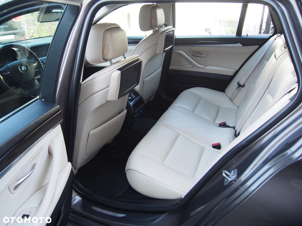 BMW Seria 5 520d Luxury Line - 9