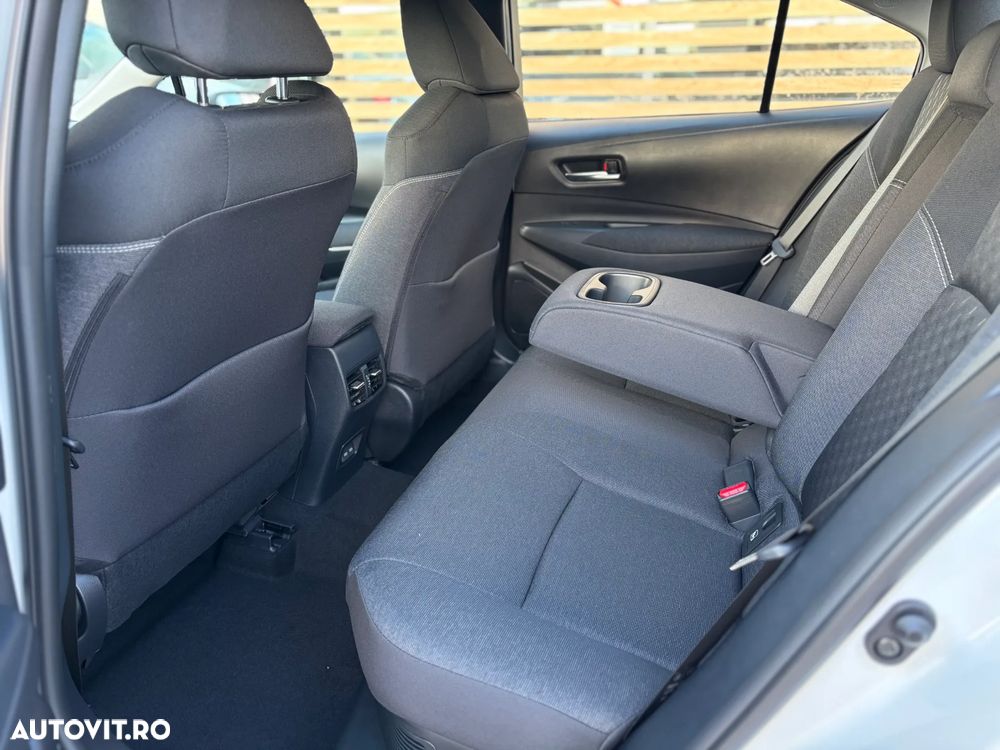 Toyota Corolla 1.8 HSD Business - 10