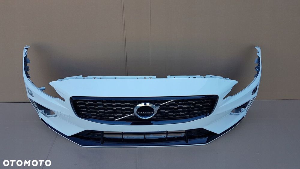ZDERZAK PRZÓD VOLVO XC60 II R-DESIGN 18- - 2