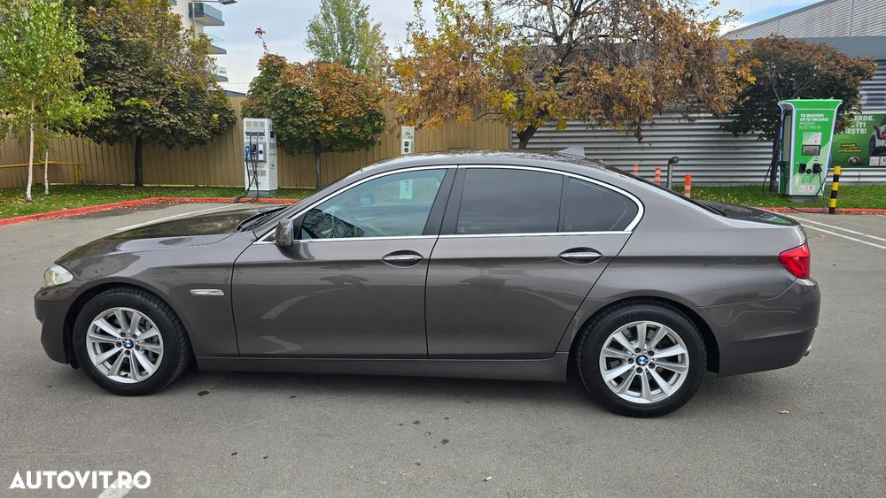BMW Seria 5 525d xDrive AT - 15