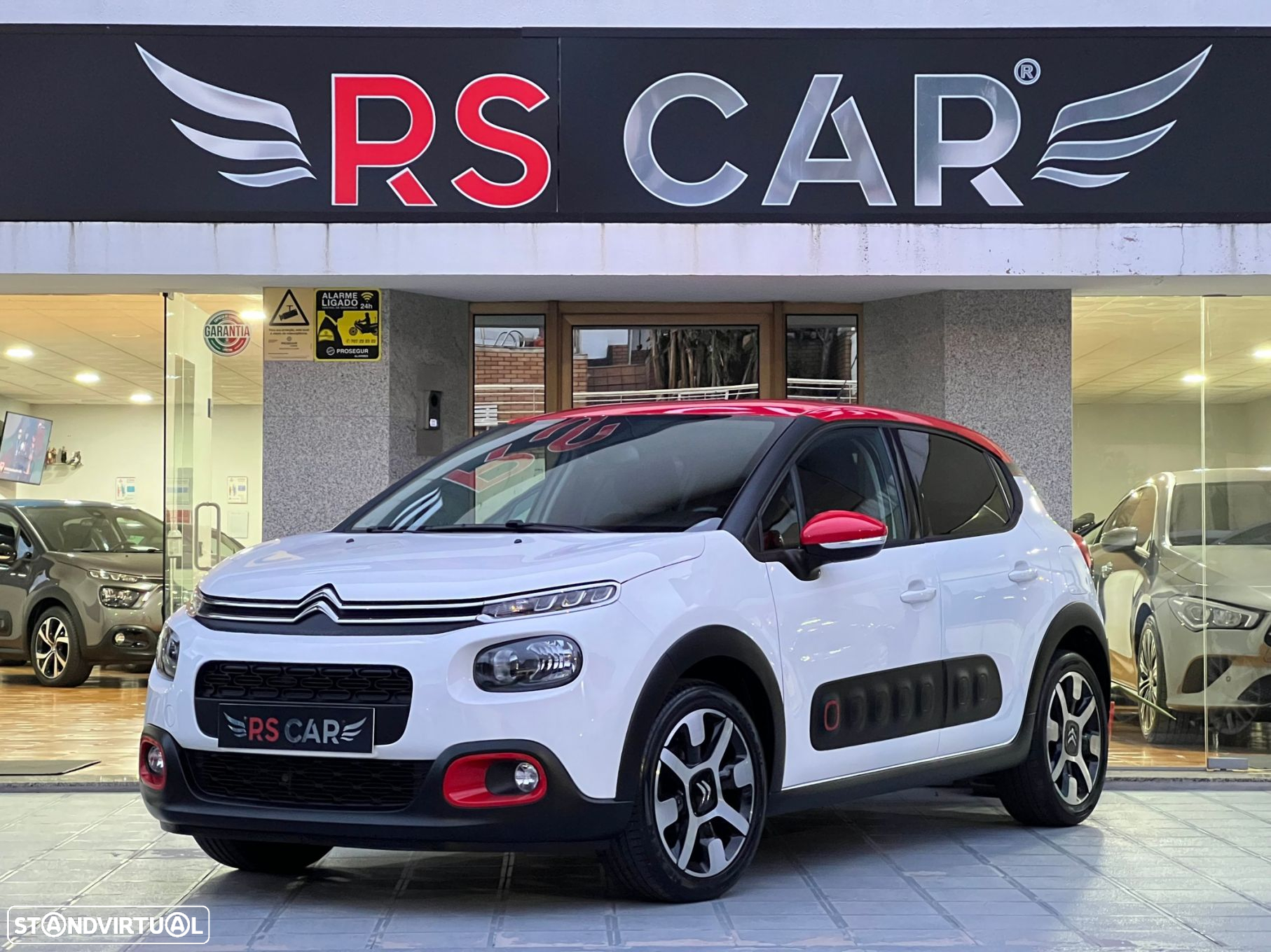 Citroën C3 1.2 PureTech Shine - 2