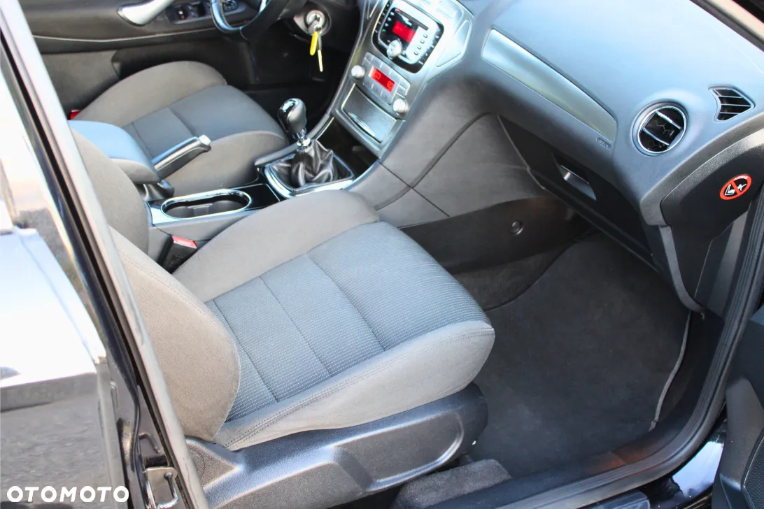 Ford Mondeo 2.0 TDCi Ambiente - 19