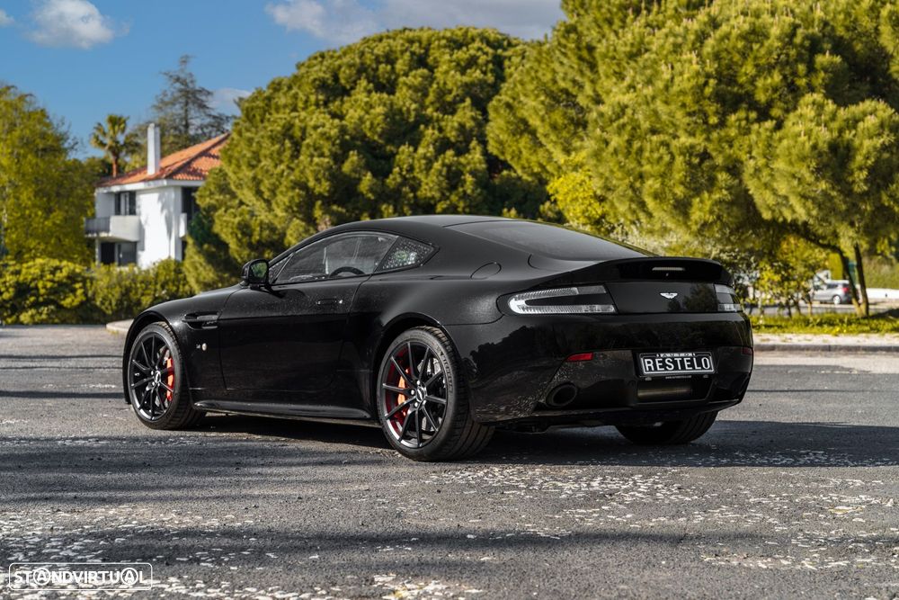 Aston Martin Vantage Coupe - 4
