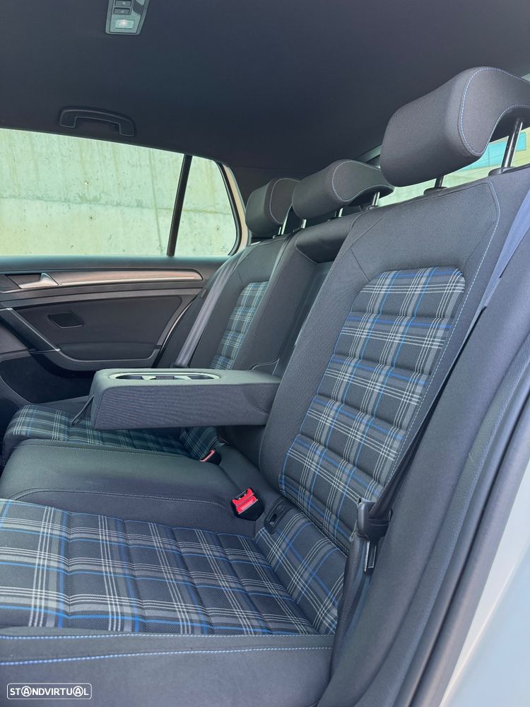 VW Golf 1.4 GTE Plug-In-Hybrid DSG - 9