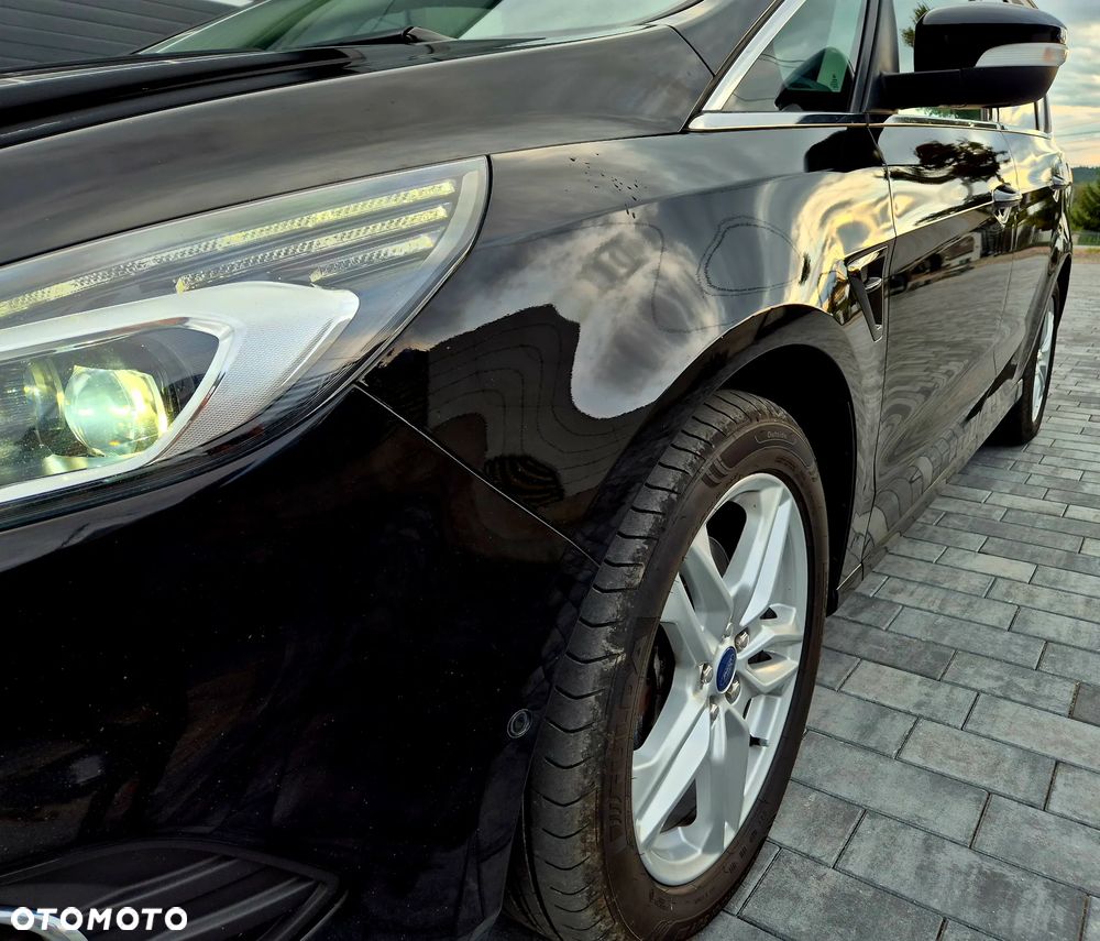 Ford S-Max - 11