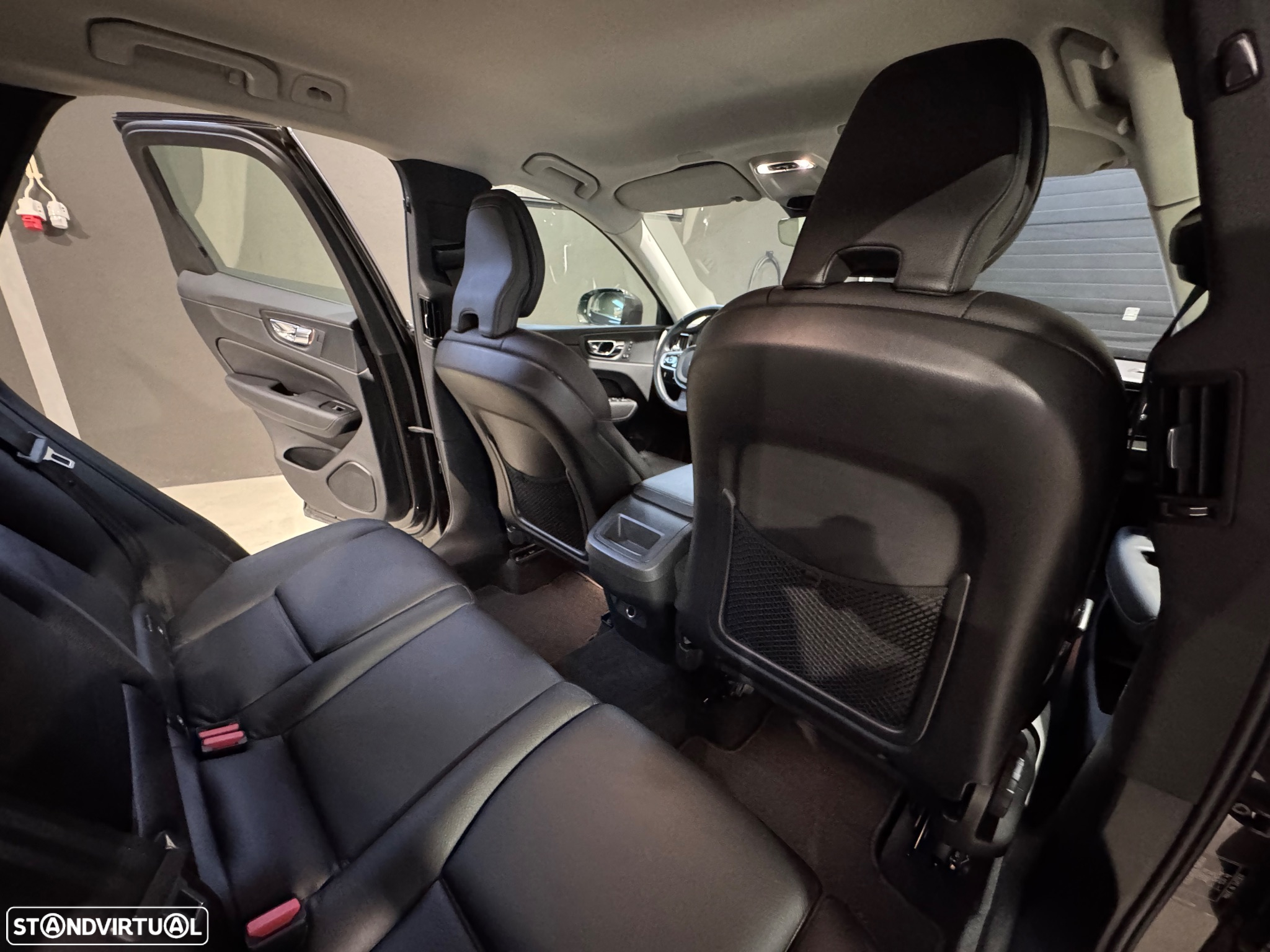 Volvo XC 60 2.0 D4 Inscription Geartronic - 29