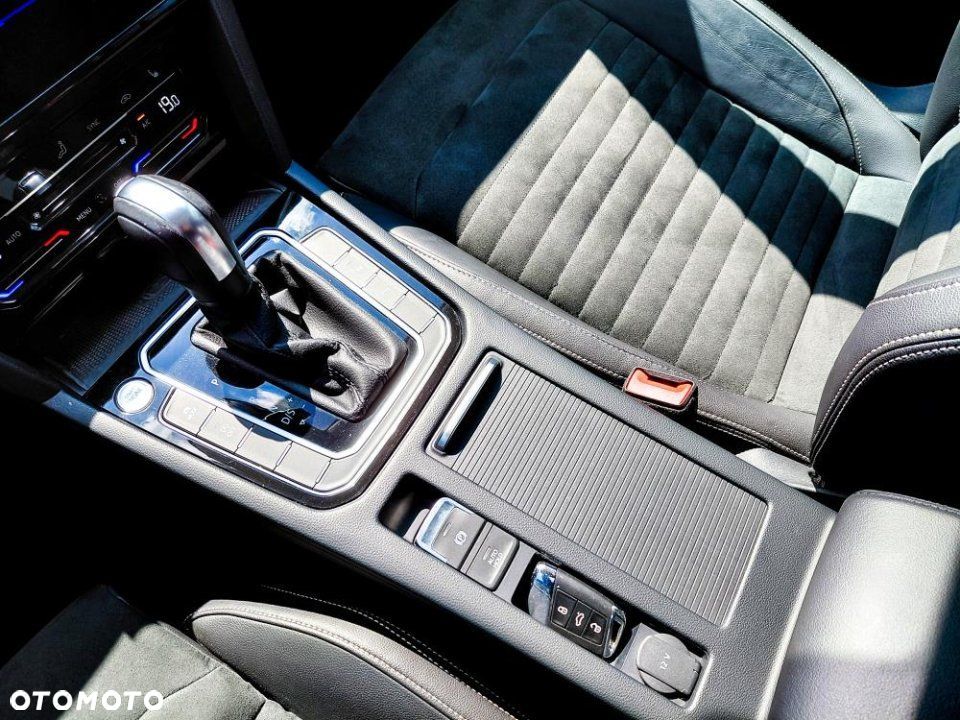 Volkswagen Passat - 21