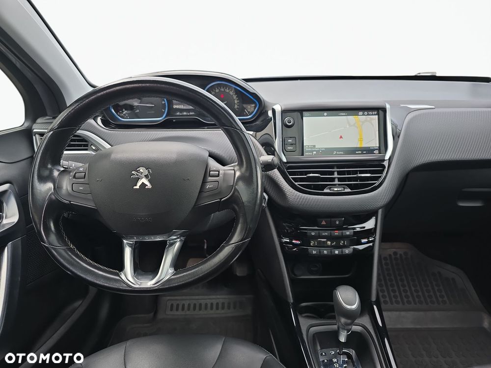 Peugeot 2008 1.2 Pure Tech Allure S&S EAT6 - 23