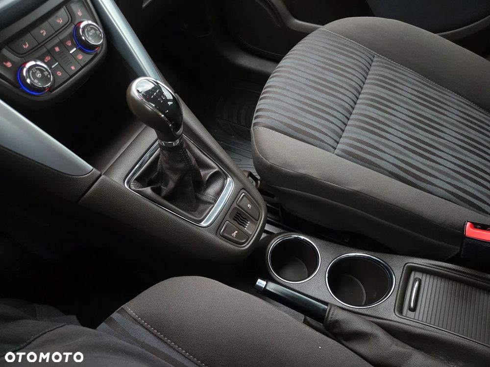 Opel Zafira 1.4 Turbo Business Edition - 22