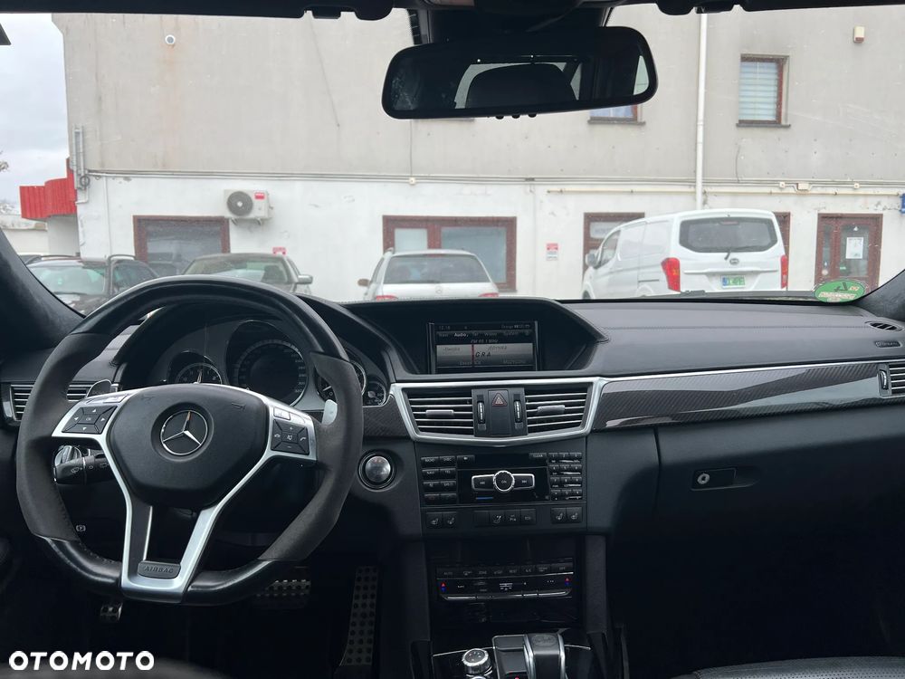 Mercedes-Benz Klasa E 63 AMG AMG AMG Speedshift MCT AMG Performance Package - 10