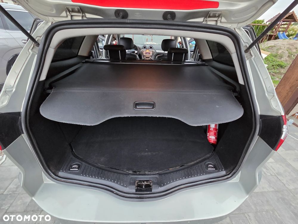 Ford Mondeo 2.0 TDCi Titanium - 23