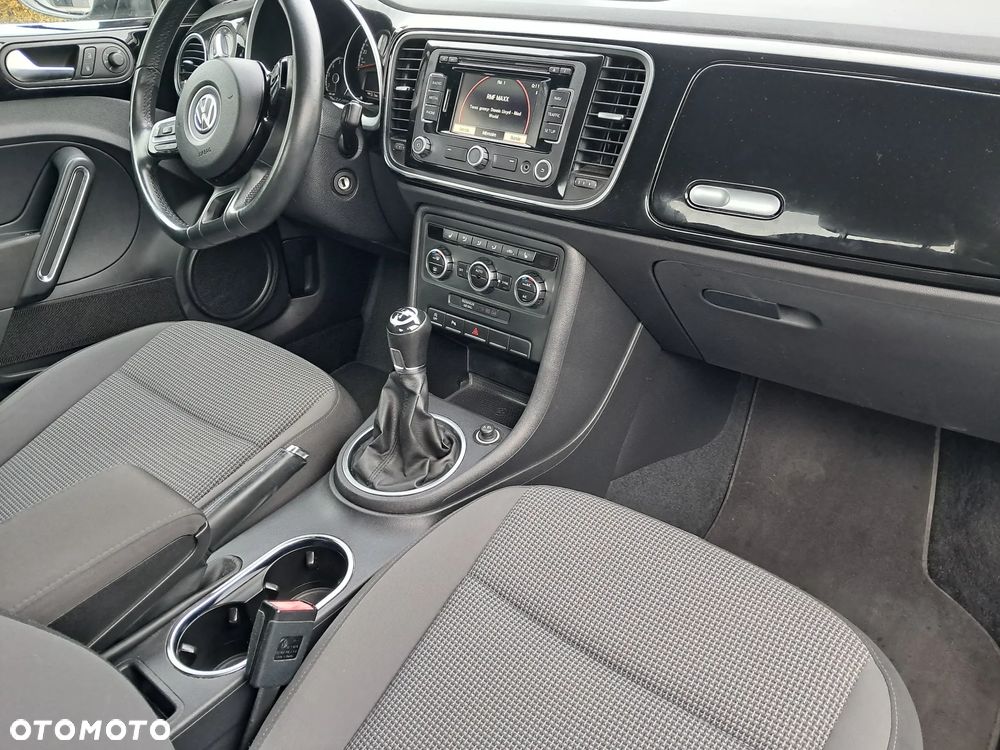 Volkswagen Beetle 1.6 TDI DPF Blue Motion Technologie Design - 10