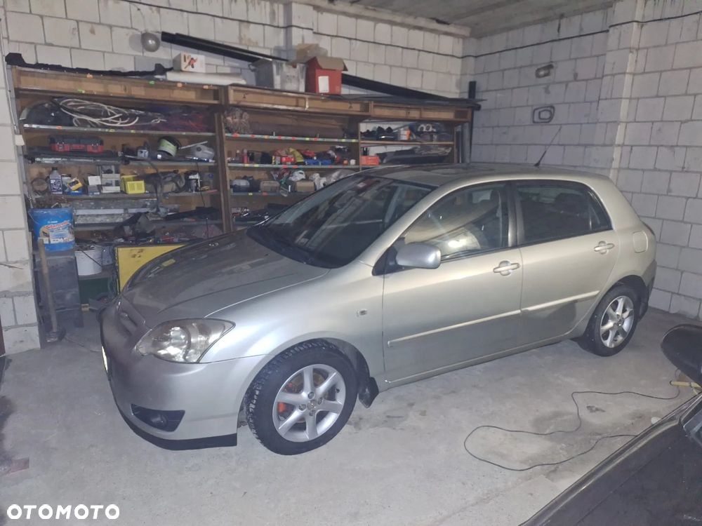 Toyota Corolla - 2