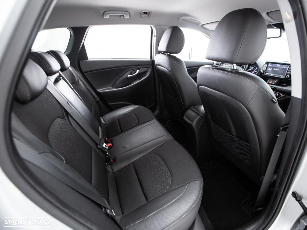 Hyundai i30 SW - 10