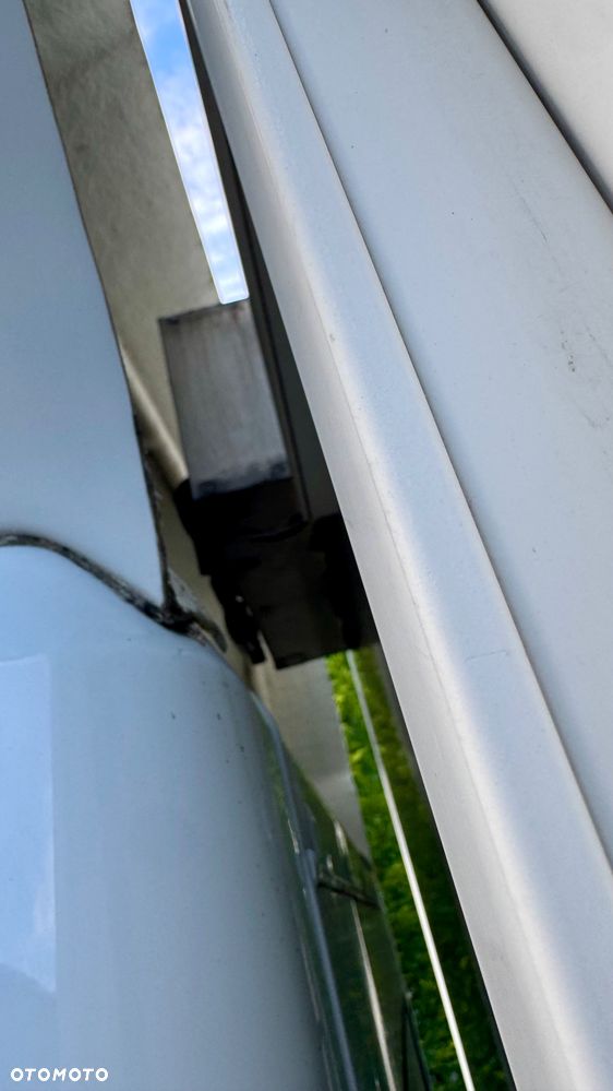 Renault Renault Master kontener Rampa Izoterma najazd WINDA 3 miejsca izolowany budka na rama 6EP 8EP - 35