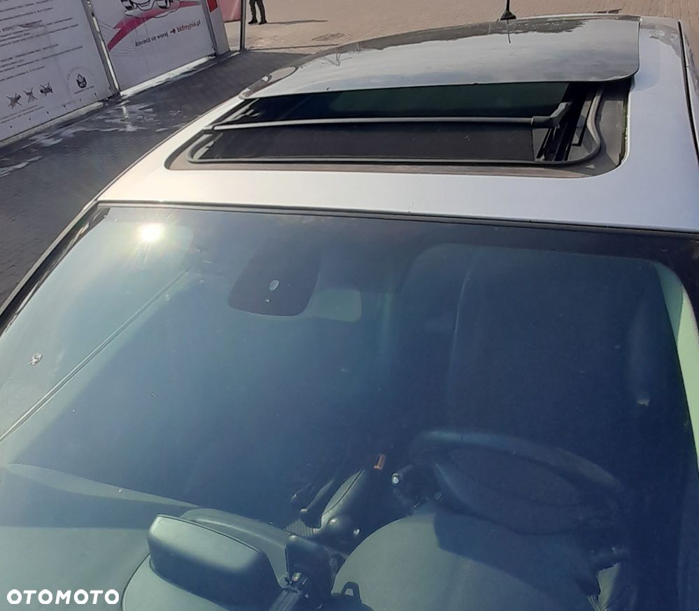 Renault Clio 1.6 16V Dwudziestka - 15