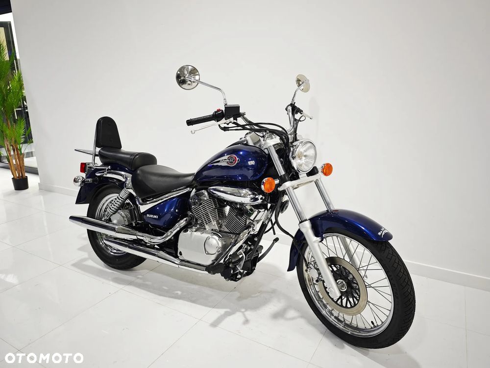 Suzuki Intruder - 2