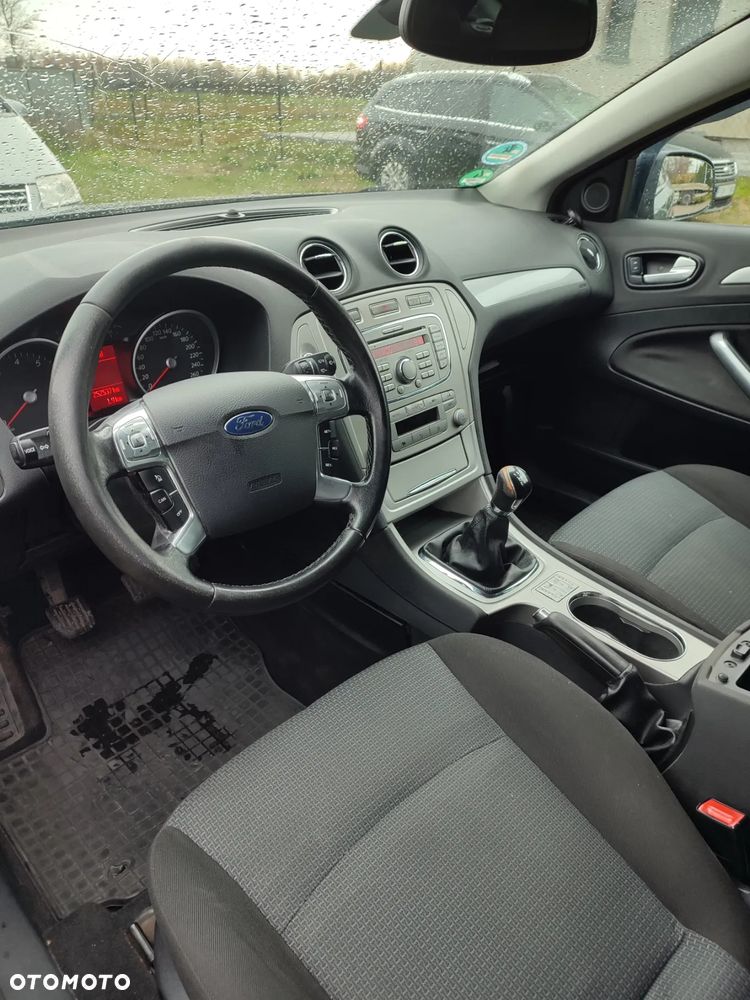 Ford Mondeo 2.0 Trend - 8