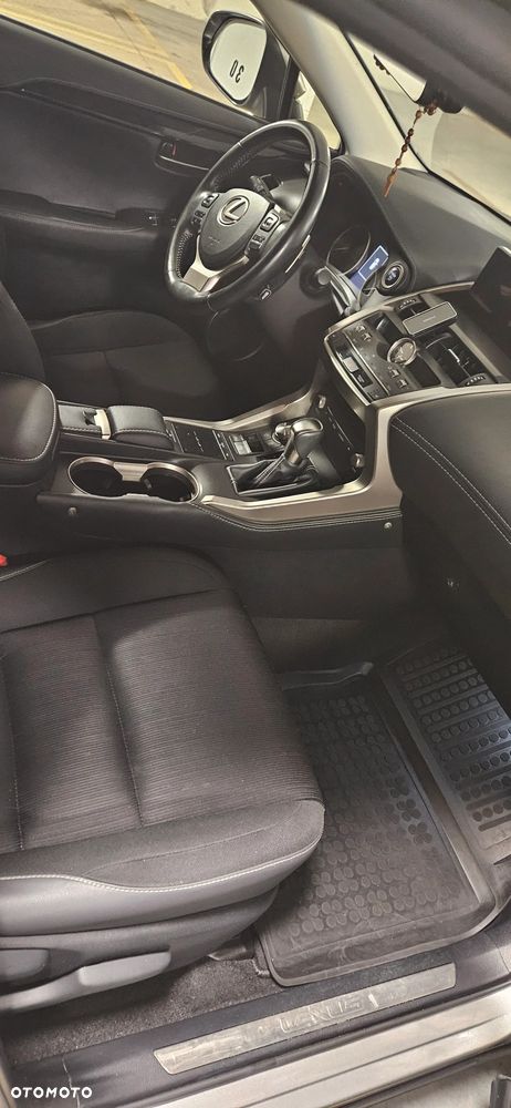 Lexus NX 300h Comfort AWD - 2