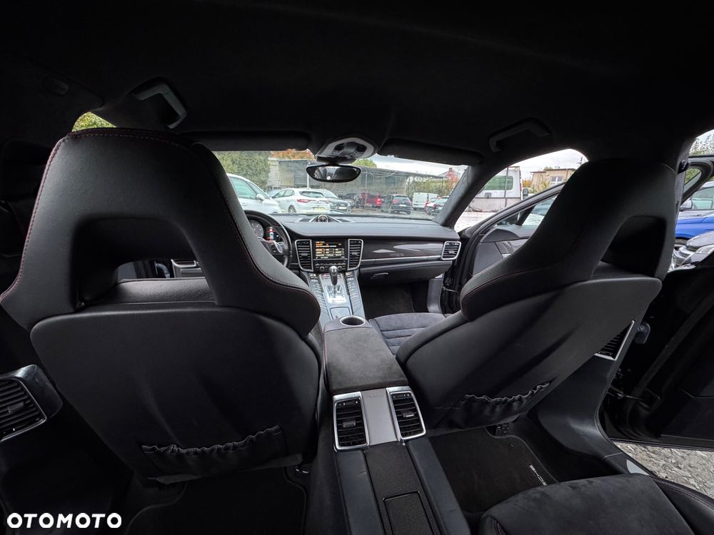 Porsche Panamera GTS PDK - 20