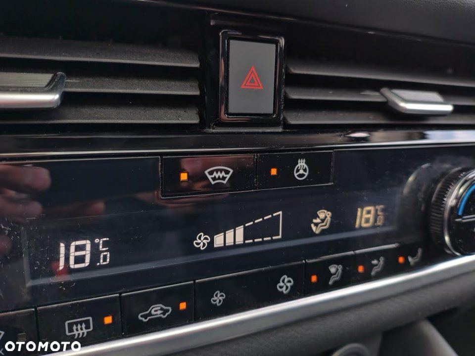Nissan Qashqai 1.3 DIG-T N-Connecta DCT - 32