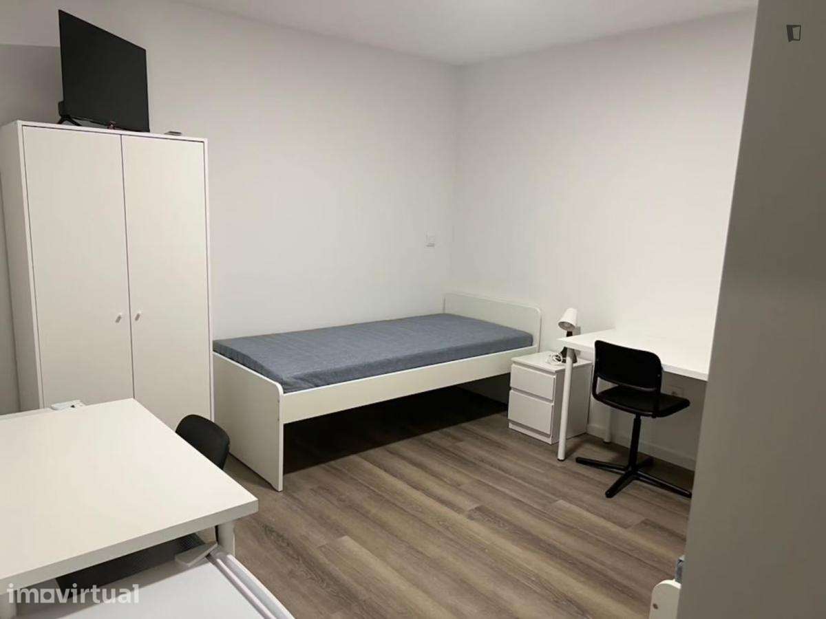 Quarto - localizado em Campanhã Porto - Grande imagem: 3/10