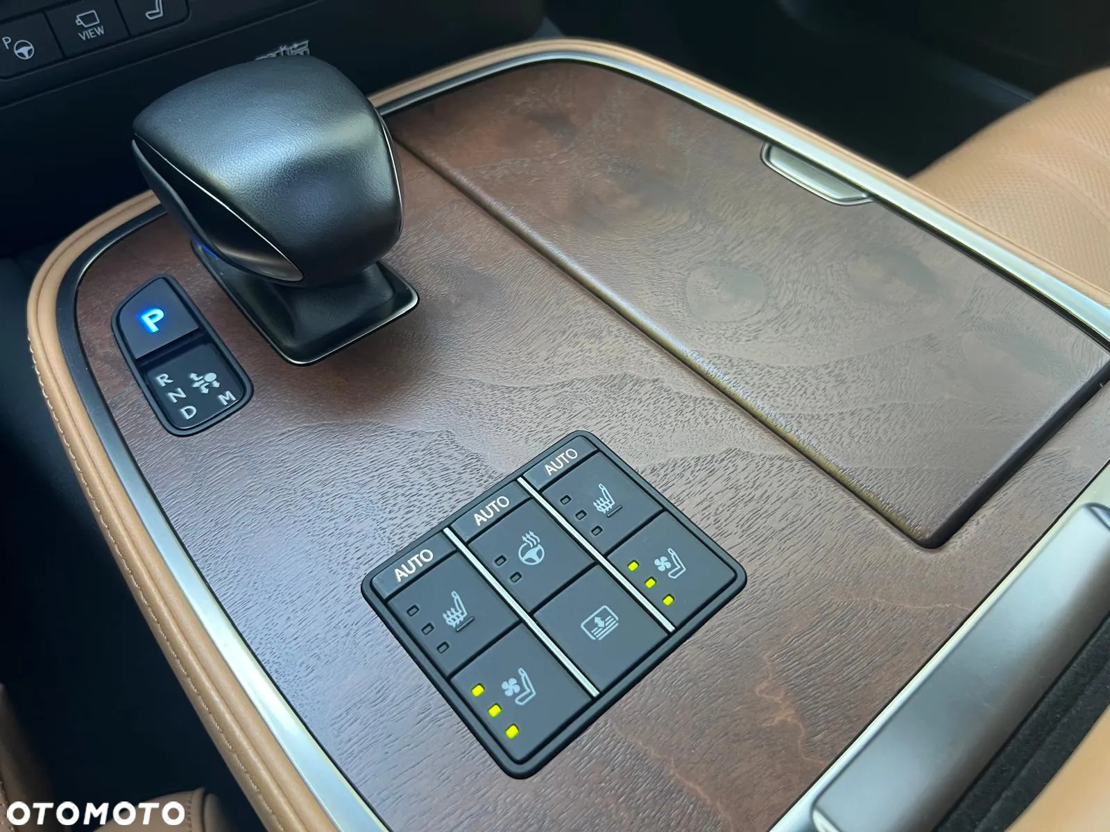 Lexus LS 500h Prestige AWD - 26