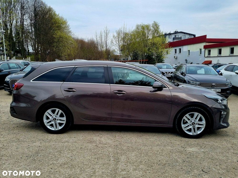 Kia Ceed 1.6 CRDi DCT Spirit - 4