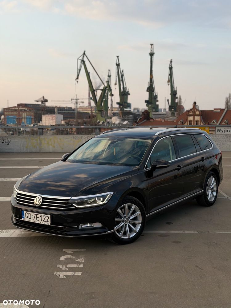Volkswagen Passat - 1
