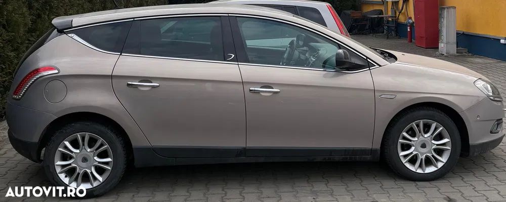 Lancia Delta 1.6 MultiJet Aut. Oro - 5