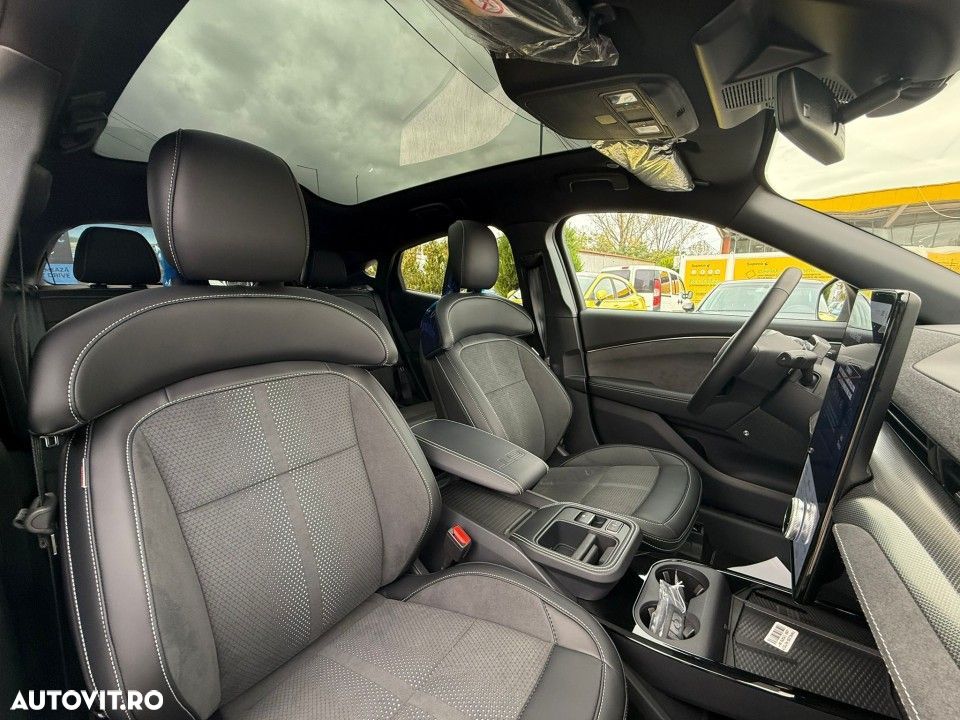 Ford Mustang Mach-E - 13