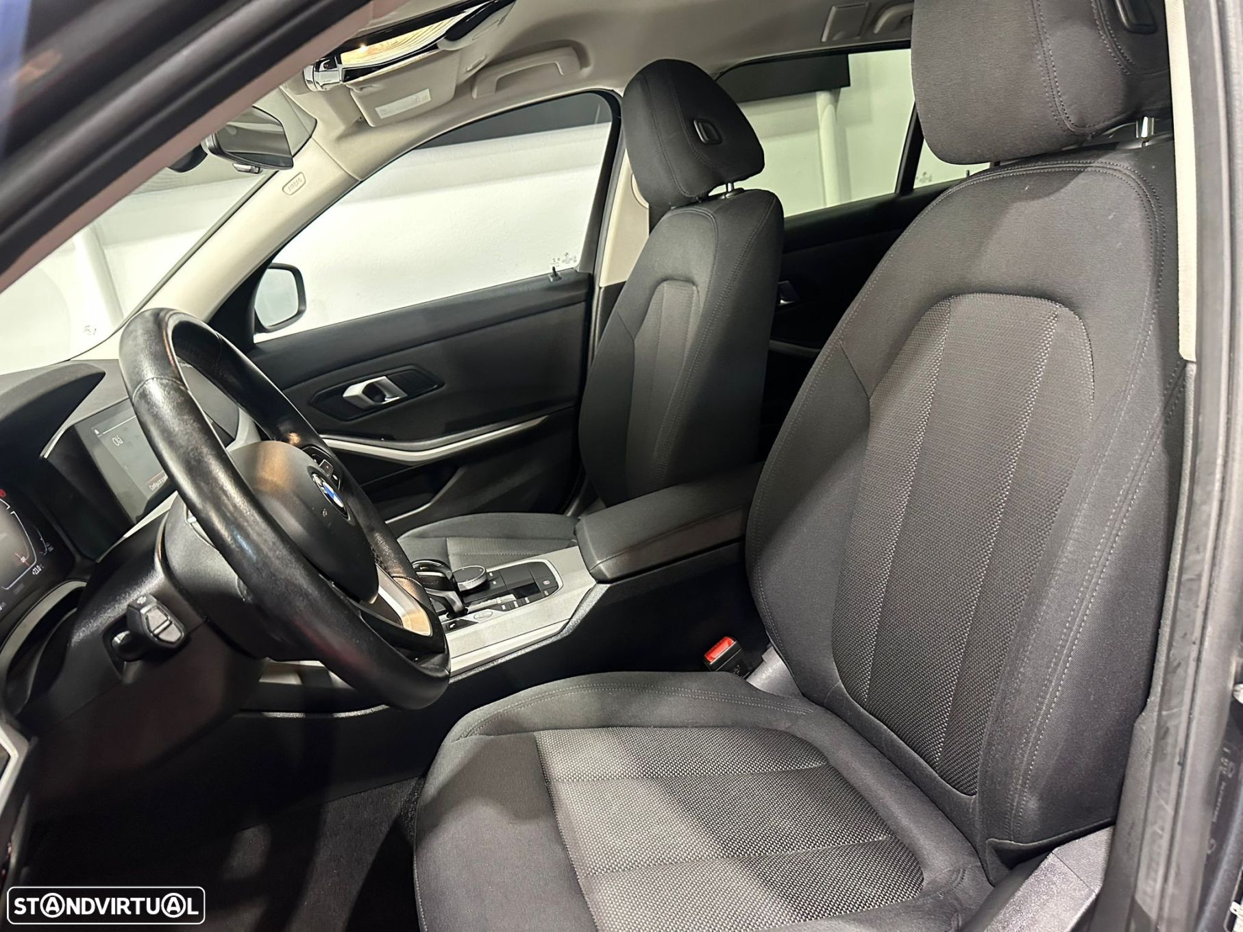 BMW 318 d Touring Auto - 25