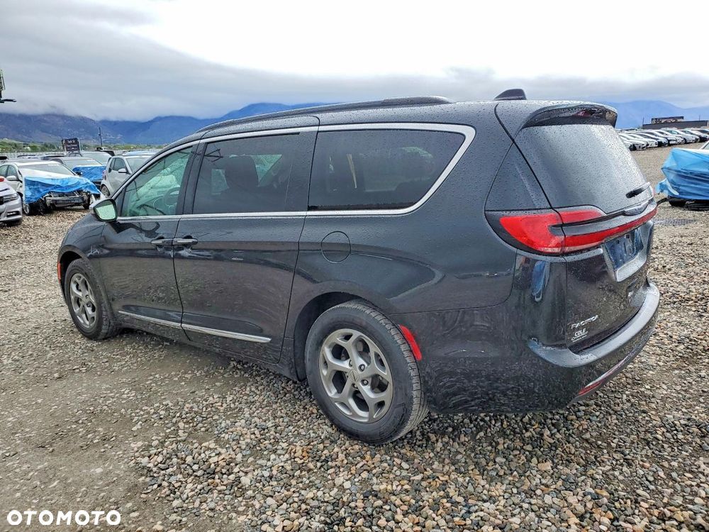Chrysler Pacifica - 2