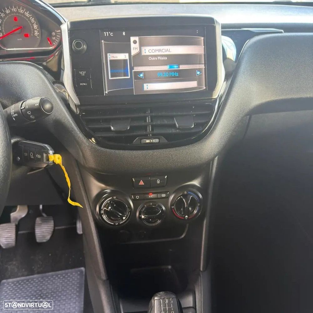 Peugeot 208 1.4 HDi Access - 9
