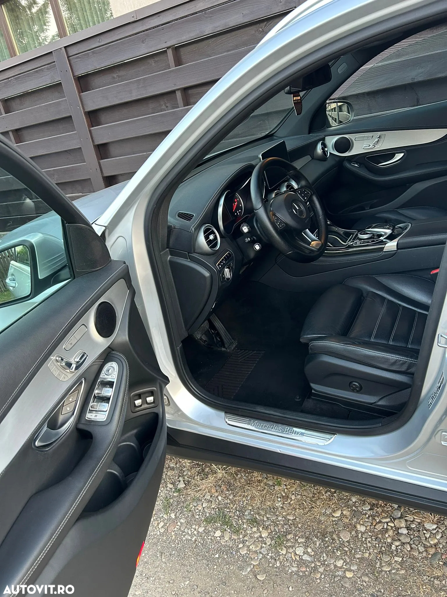 Mercedes-Benz GLC 250 d 4MATIC - 12