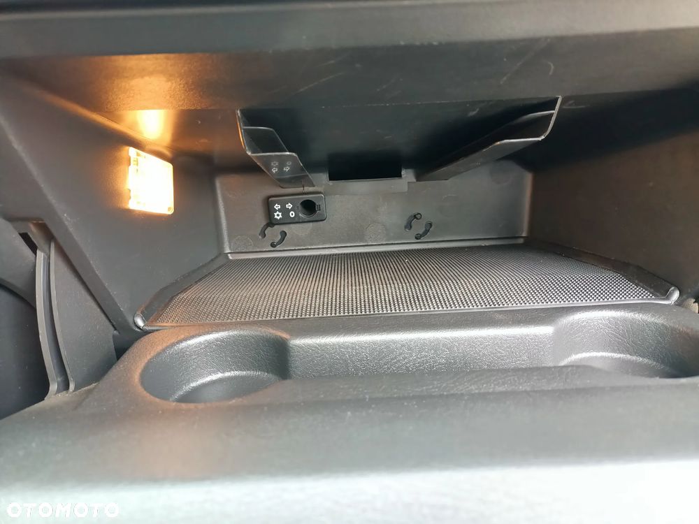 Opel Vectra 2.0 CDX - 28