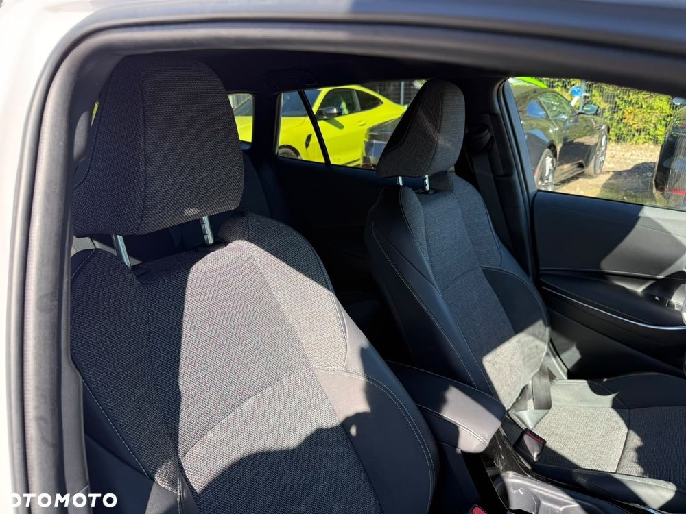 Toyota Corolla 1.8 Hybrid Comfort - 24