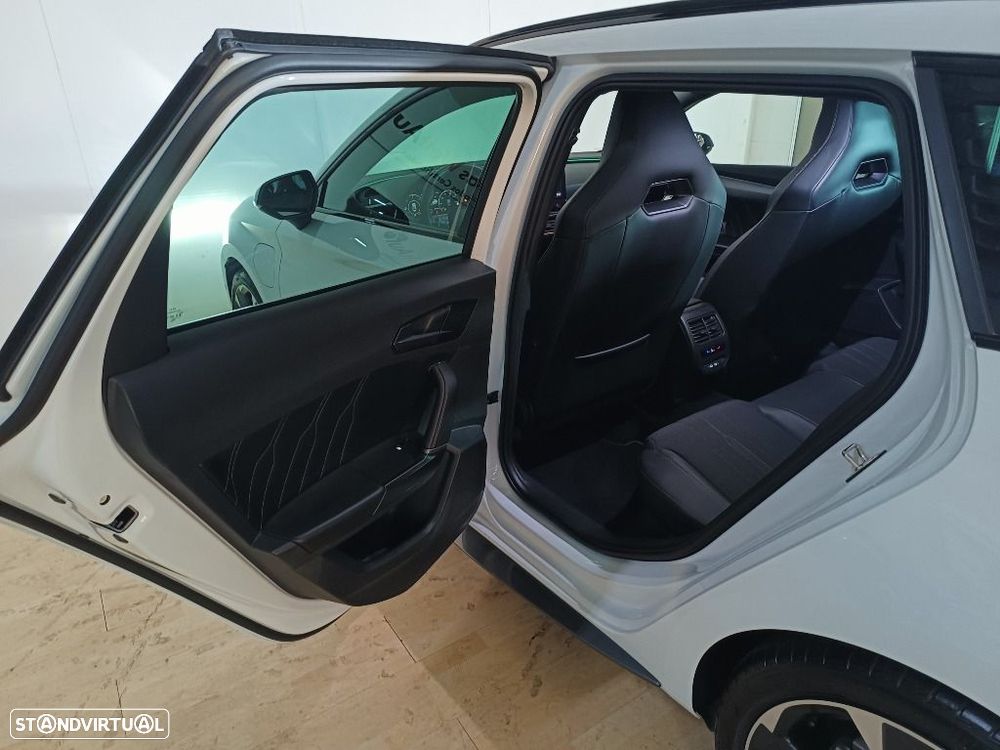 Cupra Leon ST 1.4 e-Hybrid MID DSG - 11