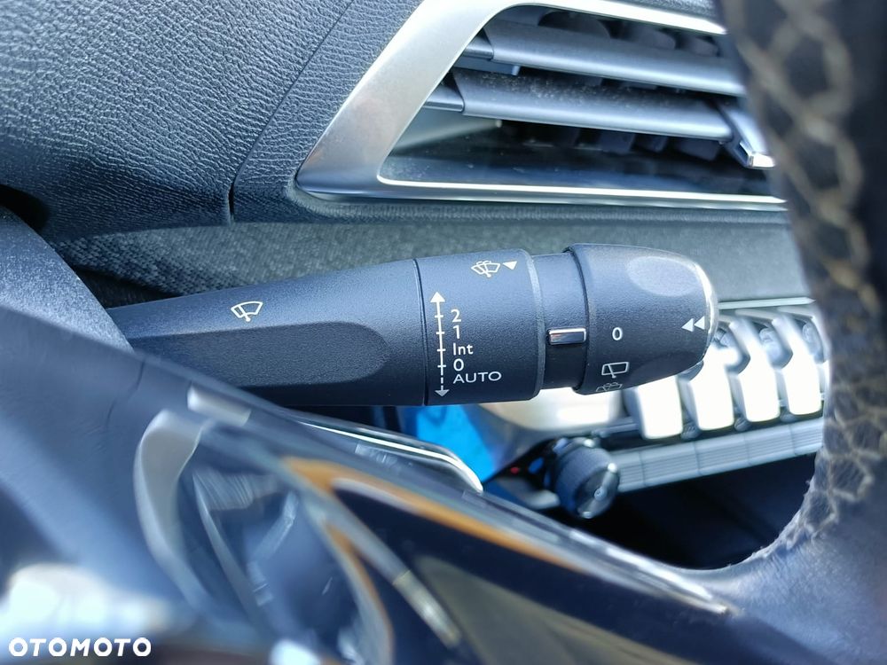 Peugeot 3008 1.2 PureTech Allure - 23