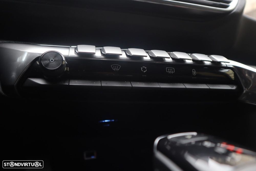 Peugeot 3008 1.5 BlueHDi Allure EAT8 - 42