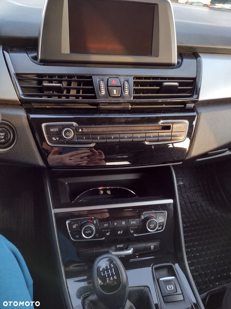 BMW Seria 2 214d - 7