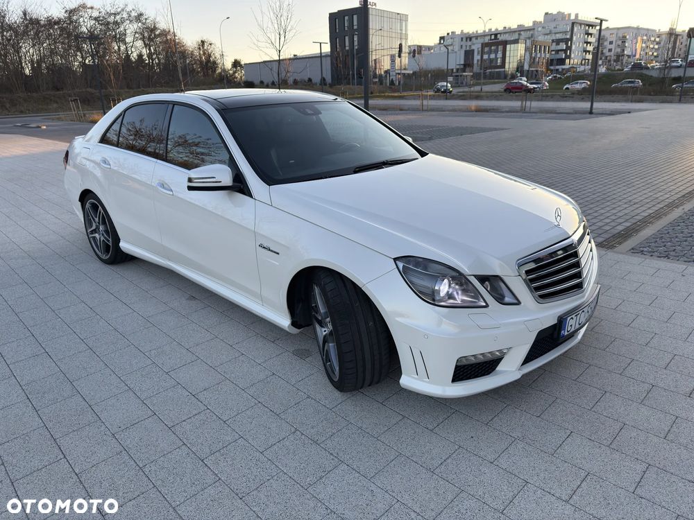 Mercedes-Benz Klasa E 63 AMG - 26