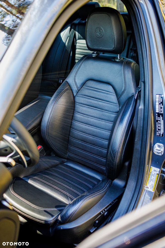 Alfa Romeo Giulia 2.0 Turbo 16V AT8-Q4 Veloce - 15